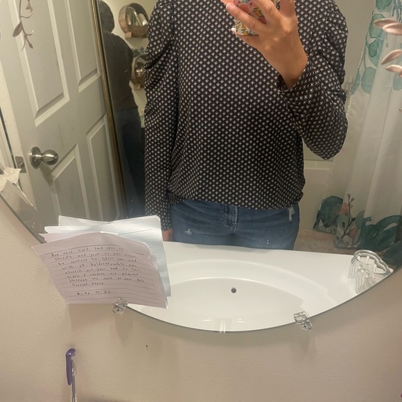 Adrianna Papell Slight Puff Sleeve Black Top with Pink & White Diamond design-M - Picture 2 of 9